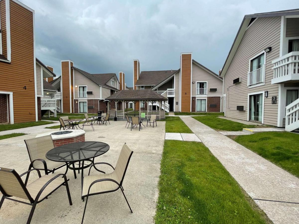 Best Western Fishkill Inn & Suites Exteriör bild