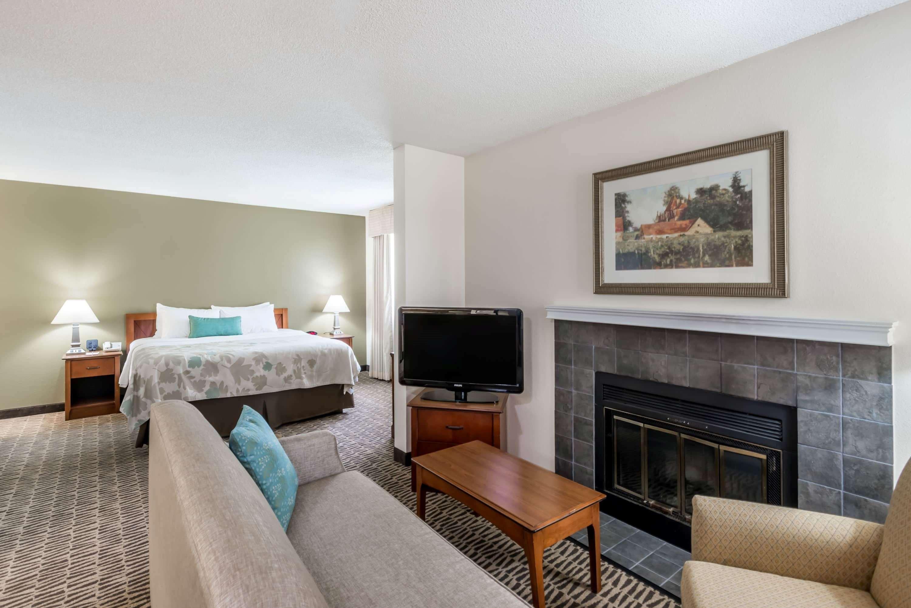 Best Western Fishkill Inn & Suites Exteriör bild