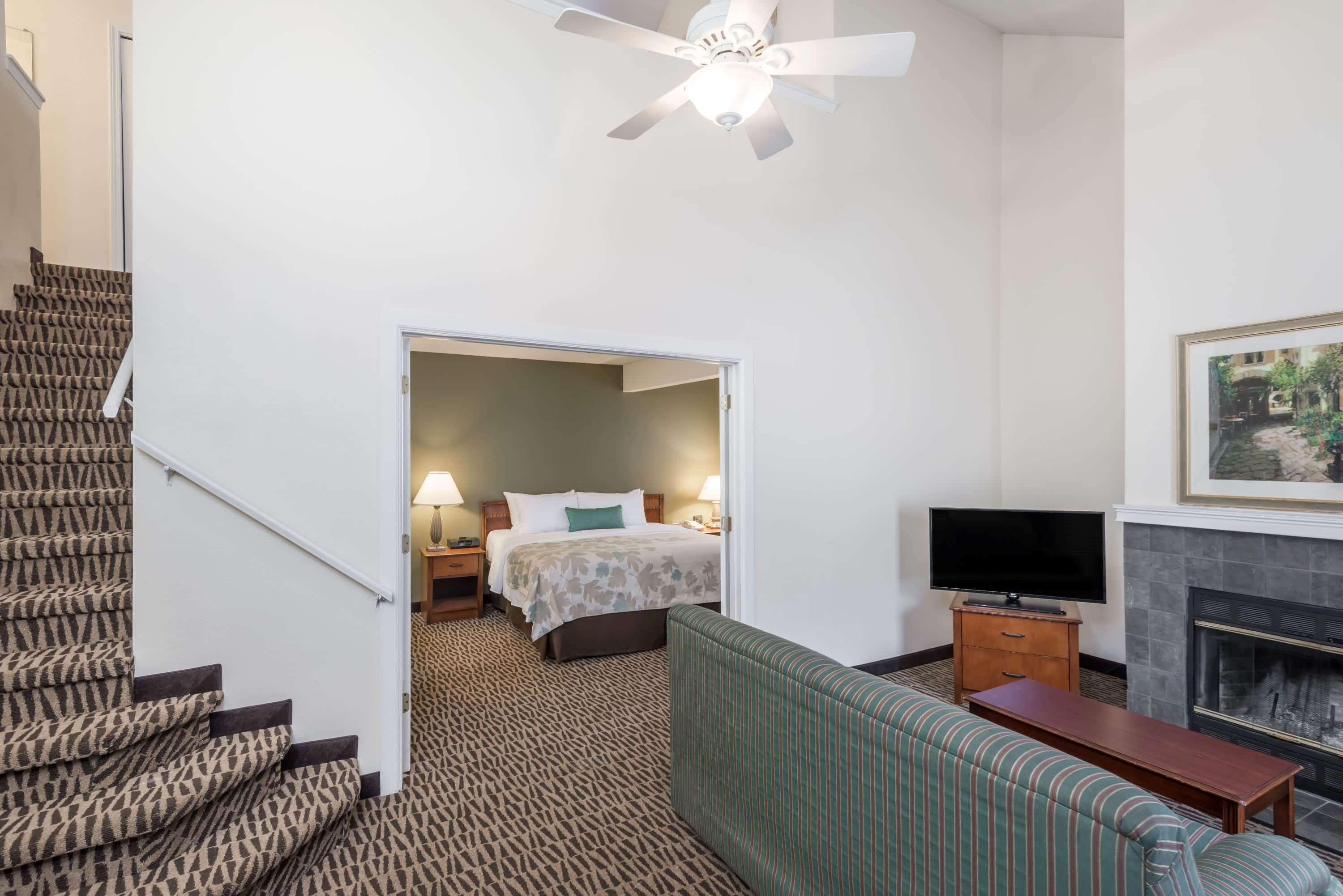 Best Western Fishkill Inn & Suites Exteriör bild