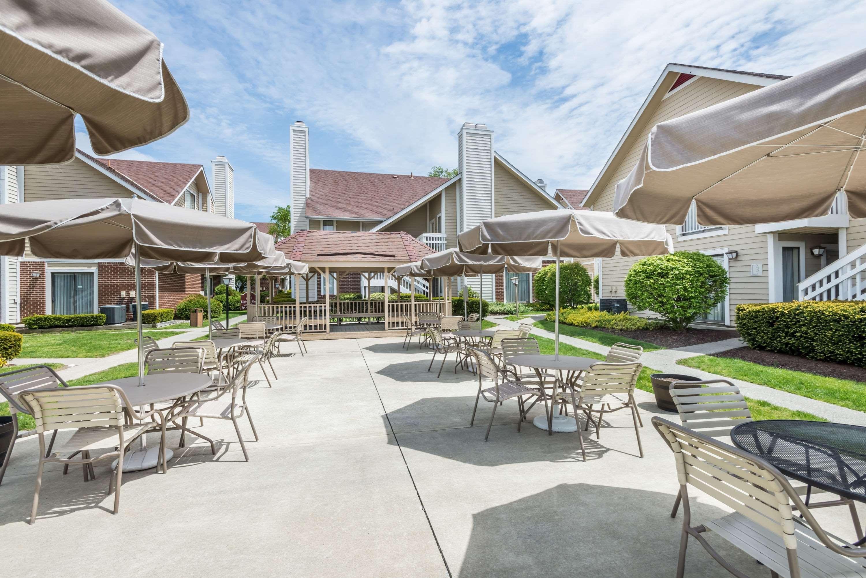 Best Western Fishkill Inn & Suites Exteriör bild