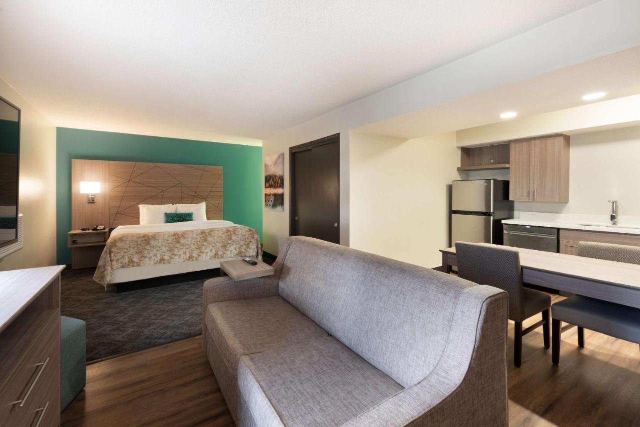 Best Western Fishkill Inn & Suites Exteriör bild