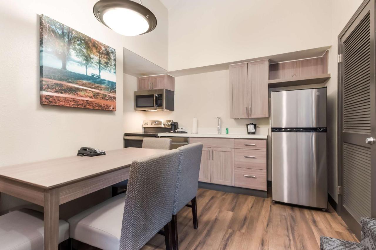 Best Western Fishkill Inn & Suites Exteriör bild