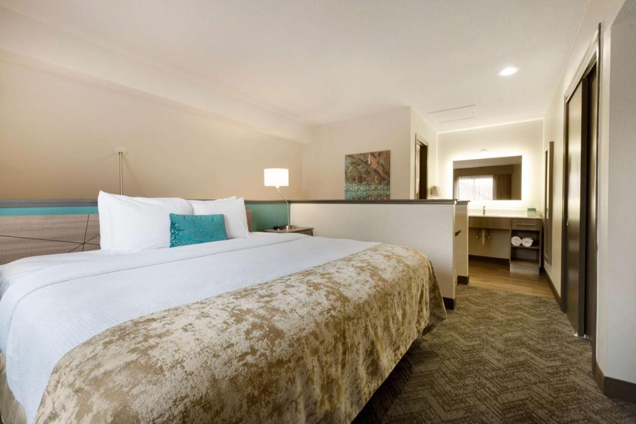 Best Western Fishkill Inn & Suites Exteriör bild
