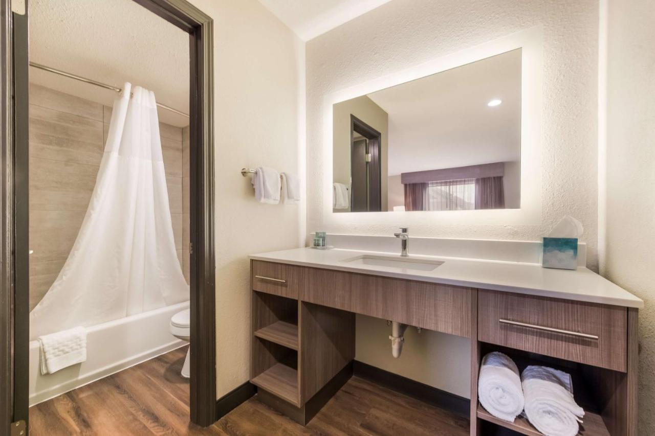 Best Western Fishkill Inn & Suites Exteriör bild
