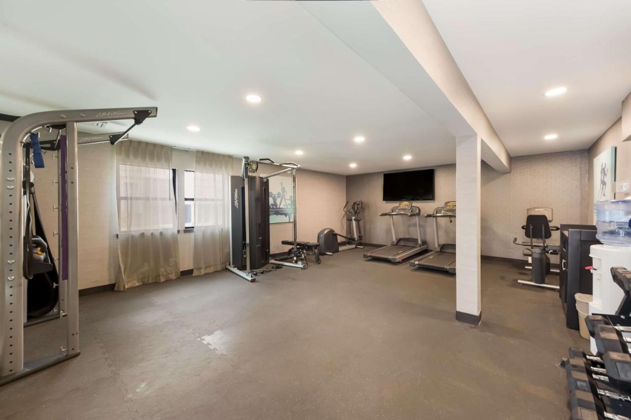 Best Western Fishkill Inn & Suites Exteriör bild