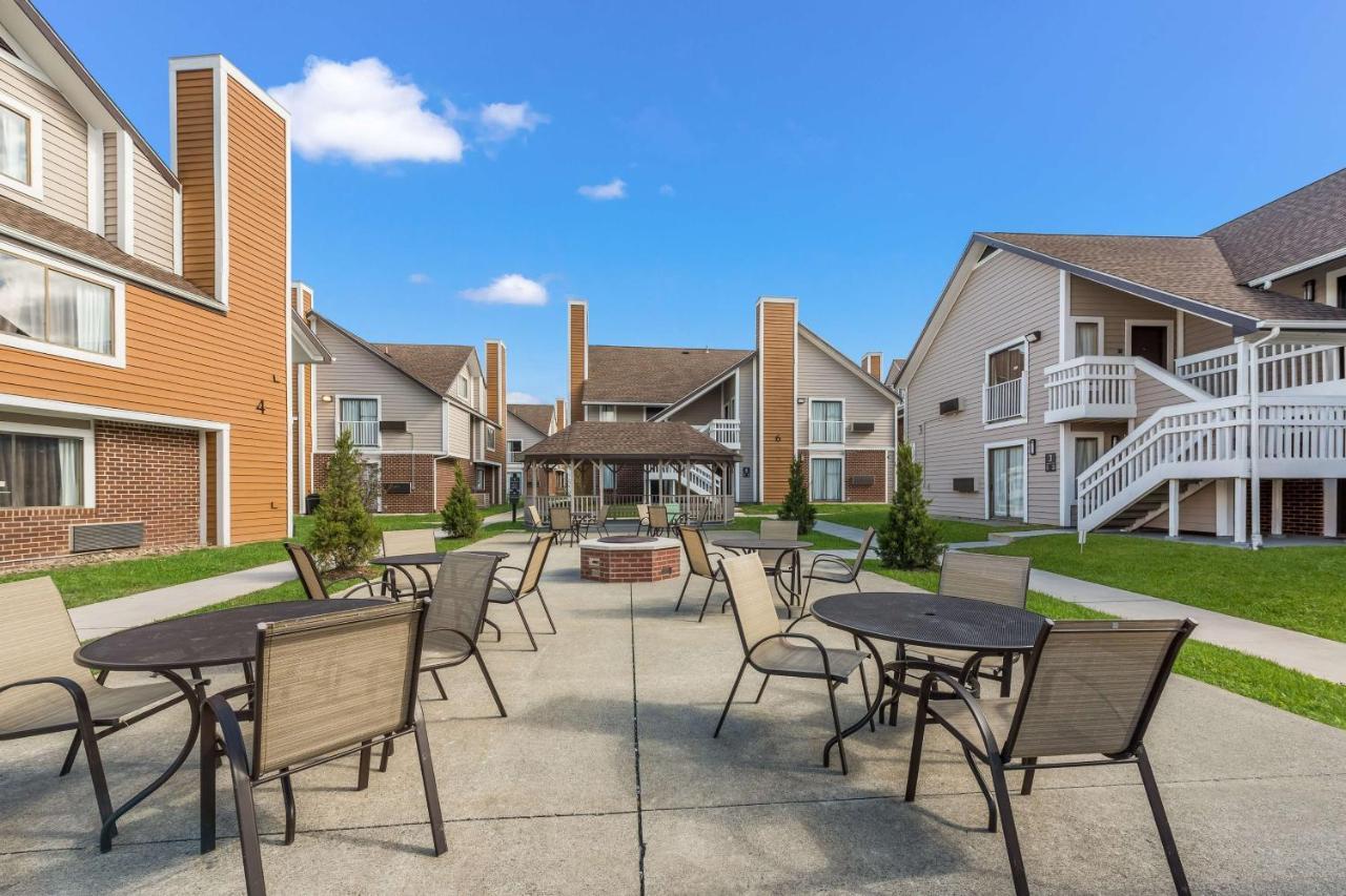 Best Western Fishkill Inn & Suites Exteriör bild