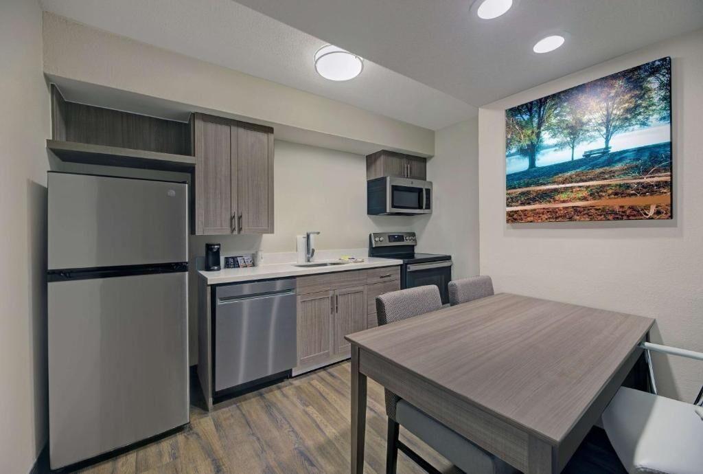 Best Western Fishkill Inn & Suites Exteriör bild