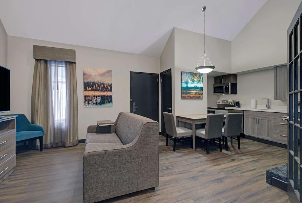 Best Western Fishkill Inn & Suites Exteriör bild